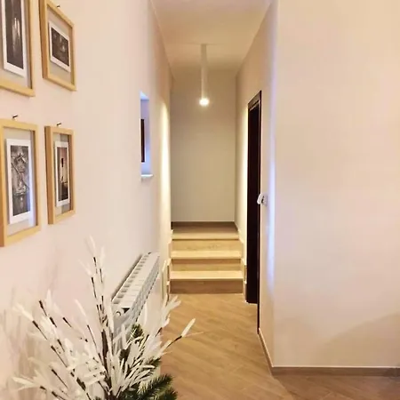 Modern 80 M² + Balcony